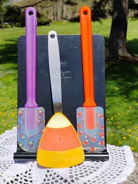 mixed lot of 3 Halloween themed spatulas candy corn design and little witches
